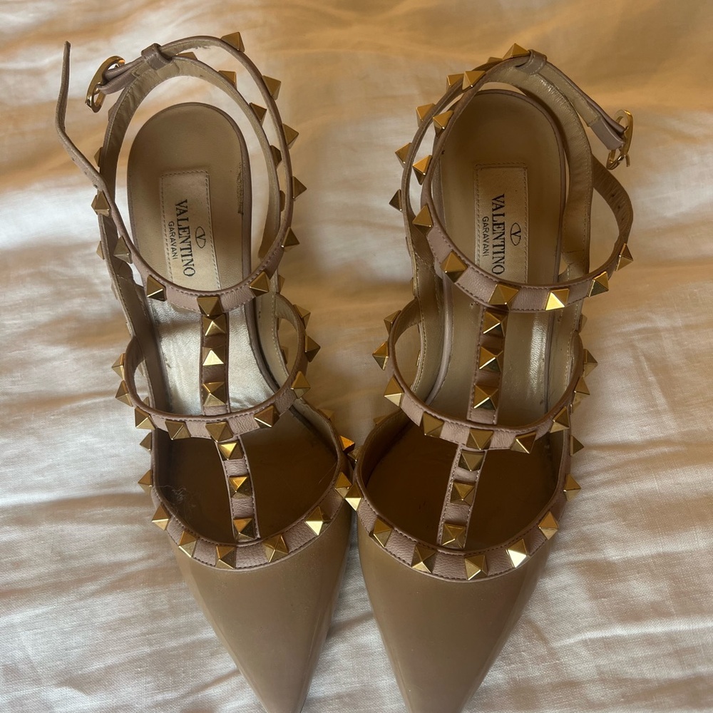Valentino Garavani Beige Rockstud Heels